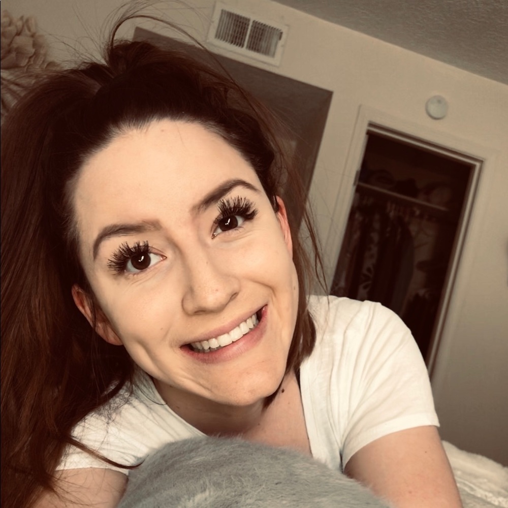 Meet your Posher, Alyssa